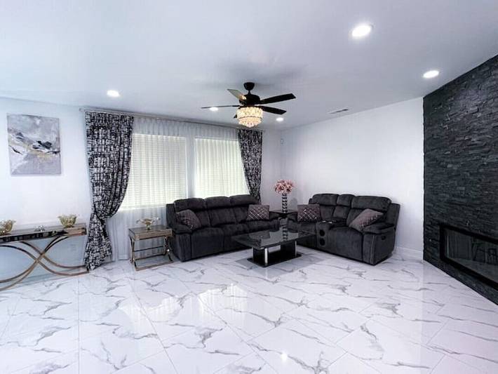 Vacation rental for 16 people in Coachella