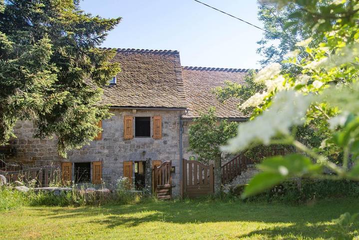 Gîte pour 6 personnes, avec Terrasse ainsi que Jardin et Vue