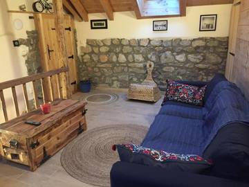 Gîte pour 4 personnes, avec sauna ainsi que vue et piscine à Val-des-Prés