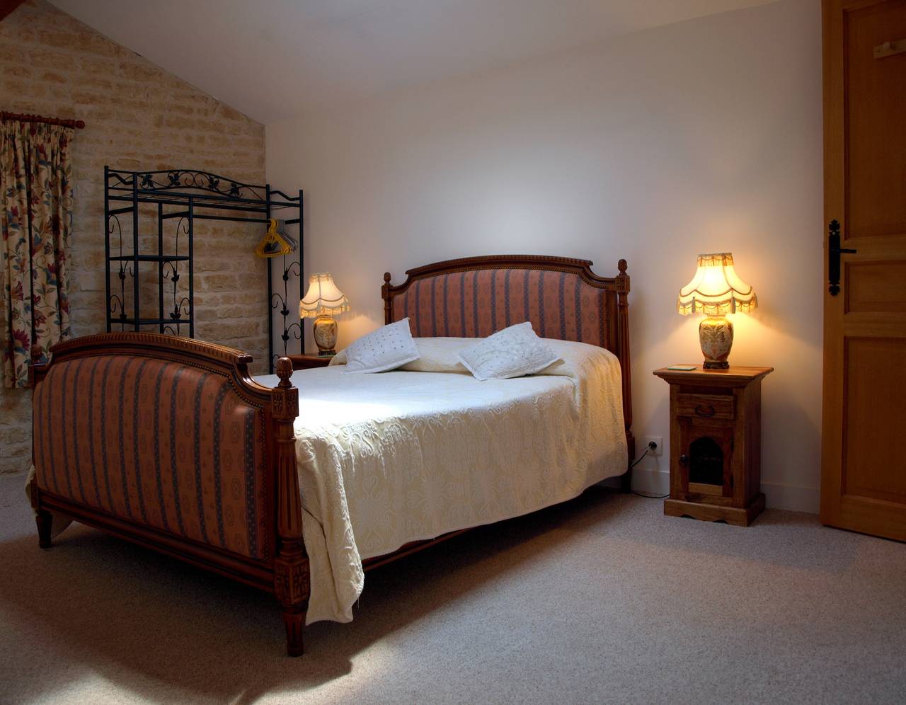 Gîte pour 4 personnes avec piscine in Vinax, Région de Saint-Jean-d'Angély