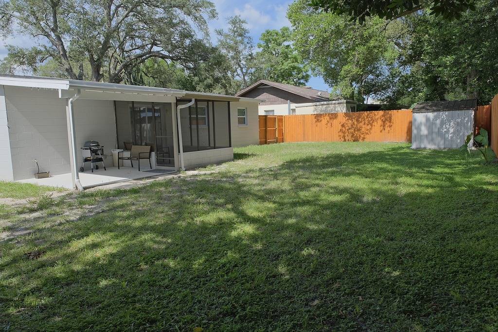 Awalk away from Busch Gardens and Adventure Island in Tampa, Tampa Bay