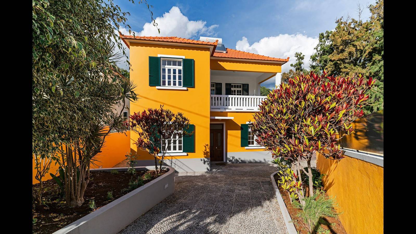 The Yellow House in São Martinho, Madeira