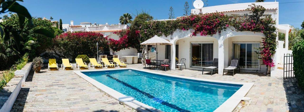 Ferienhaus für 8 Personen, mit Balkon und Terrasse sowie Garten und Pool in Salema - 2