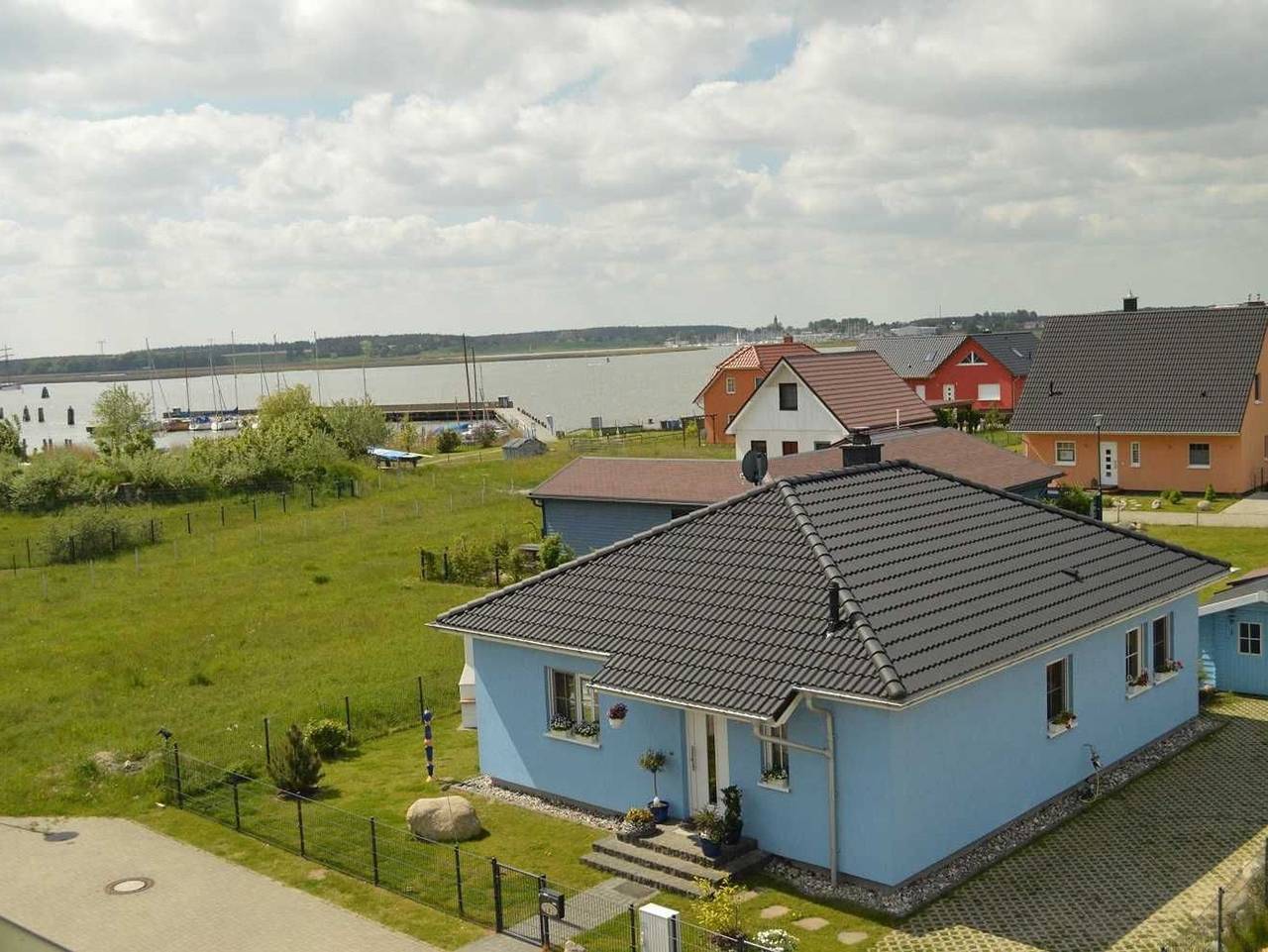 Ferienhaus Das blaue Haus am Peenestrom - Ferienhaus Das blaue Haus-2 Sz bis max. 6 Pers. und 2 Babys in Peenemünde, Usedomer Norden