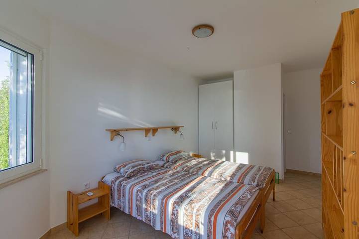 Appartement entier, Beach Apartment 1: zone de baignade privée, plage de sable, WiFi, idéal pour les familles in Novalja, Pag