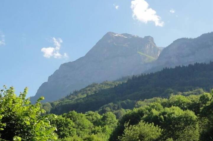 Location de vacances pour 8 personnes, avec jardin et terrasse à Magland