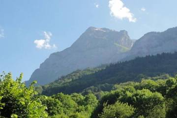 Location de vacances pour 8 personnes, avec terrasse et jardin à Magland