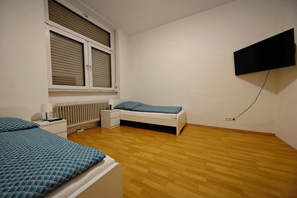 Ganze Wohnung, Owl - Gemütliches Apartment mit 3 Schlafzimmern für bis zu 6 Personen. in Durlach, Karlsruhe