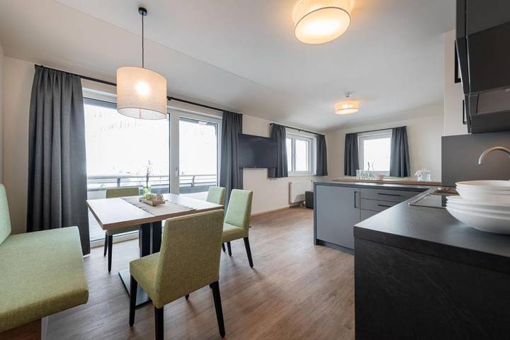 Ferienwohnung für 6 Personen, mit Balkon und Terrasse sowie Sauna und Ausblick am Zauchensee