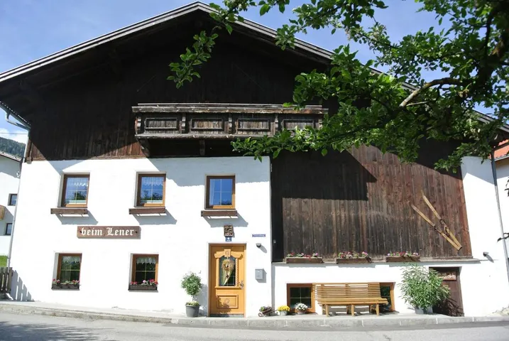 Ferienhaus für 9 Personen, mit Garten und Ausblick - 1