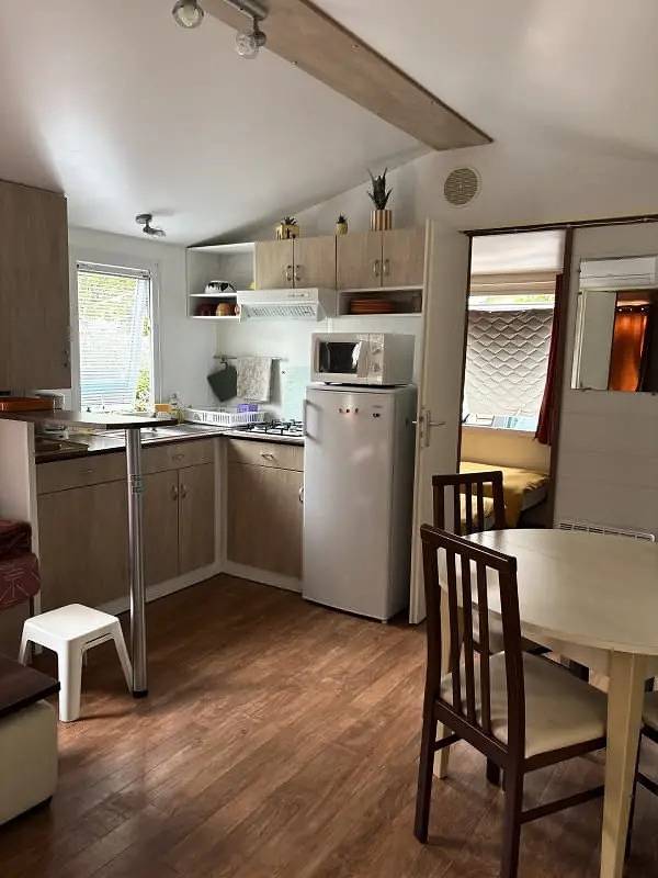 Camping pour 6 personnes, avec Terrasse