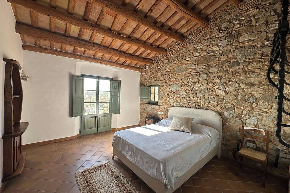 Masia Can Estela, a place where serenity finds its refuge. in Tiana , Costa del Maresme