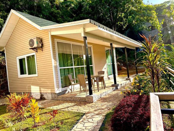 Gîte pour 2 personnes, avec vue et jardin, adapté aux familles dans Takamaka - 2