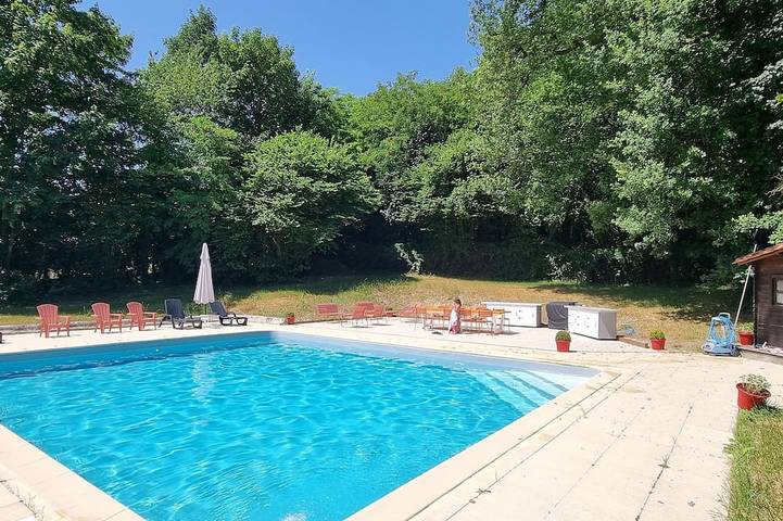 Gîte pour 4 personnes, avec jardin et piscine à Reignac