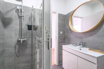 Vacation Rental for 6 Guests in Arroios, Lisbon District, Picture 3