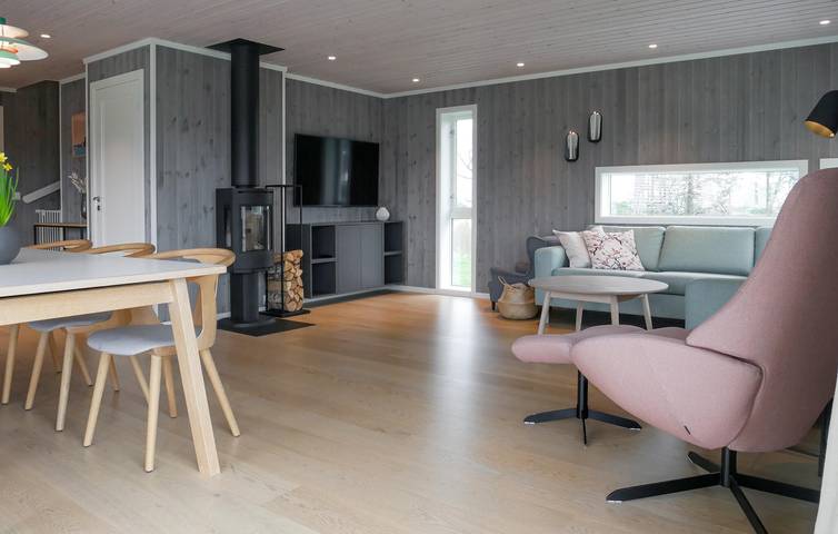 Ferienhaus für 8 Personen mit Garten in Arendal