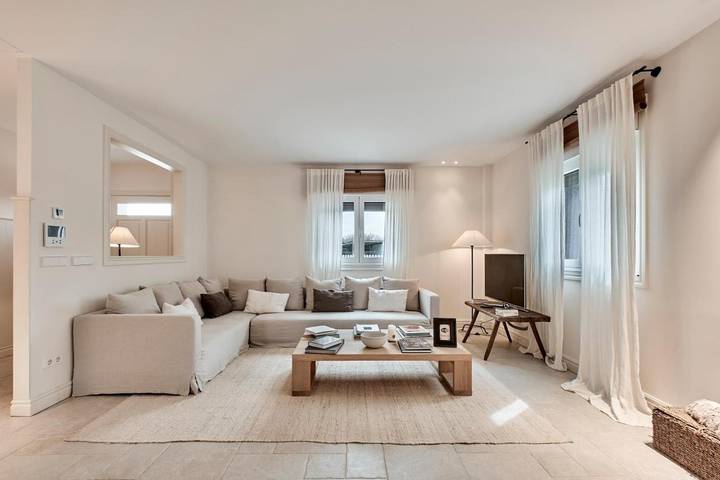 Apartamento para 6 personas, con Balcón y Terraza además de Jardín y Piscina en Melide
