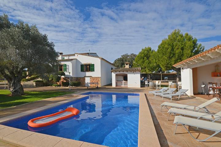 Finca für 4 Personen, mit Terrasse und Garten in Sineu