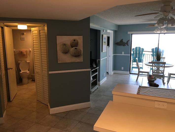 Vacation rental for 4 people, with hot tub and pool as well as balcony in St. Pete Beach