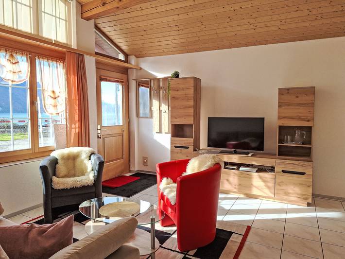Ferienwohnung für 2 Personen, mit Terrasse und Garten sowie Seeblick im Berner Oberland - 2