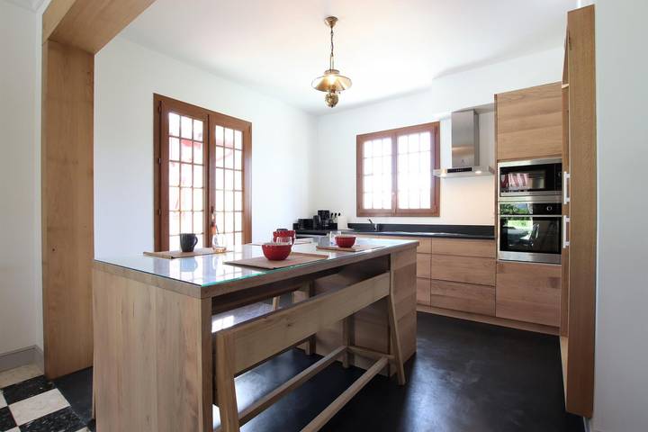 Gîte pour 14 personnes, avec Terrasse ainsi que Jardin et Piscine à Ascarat - 3
