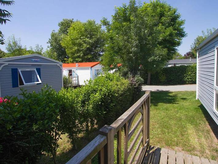 Flower Camping L'Abri-Côtier - Mobilheim 5 personen - Loggia 26 m² (2 Schlafräume - 4/5 pers.) + Tv in Saint-Nazaire-sur-Charente, Rochefort und Umgebung