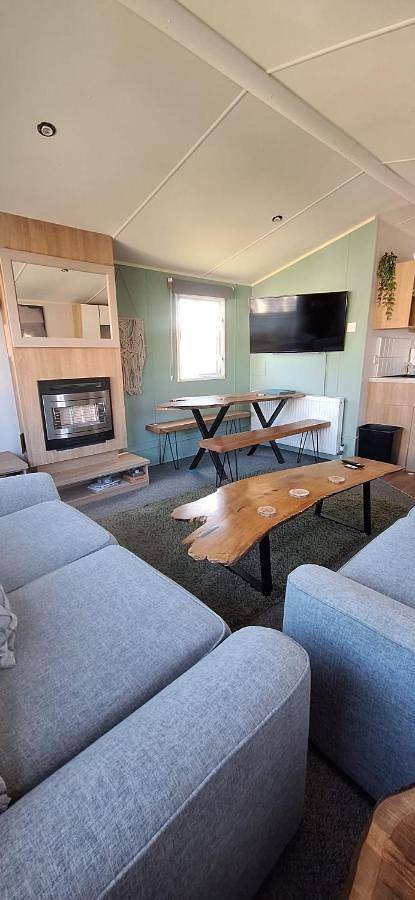 Camping pour 6 personnes, avec vue et jardin ainsi que piscine et sauna