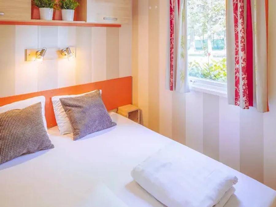 Camping Zaton Holiday Resort  - Mobilhome 6 personnes - Comfort Plus 3 chambres Lounge avec lave-vaisselle in Nin, Région de Zadar