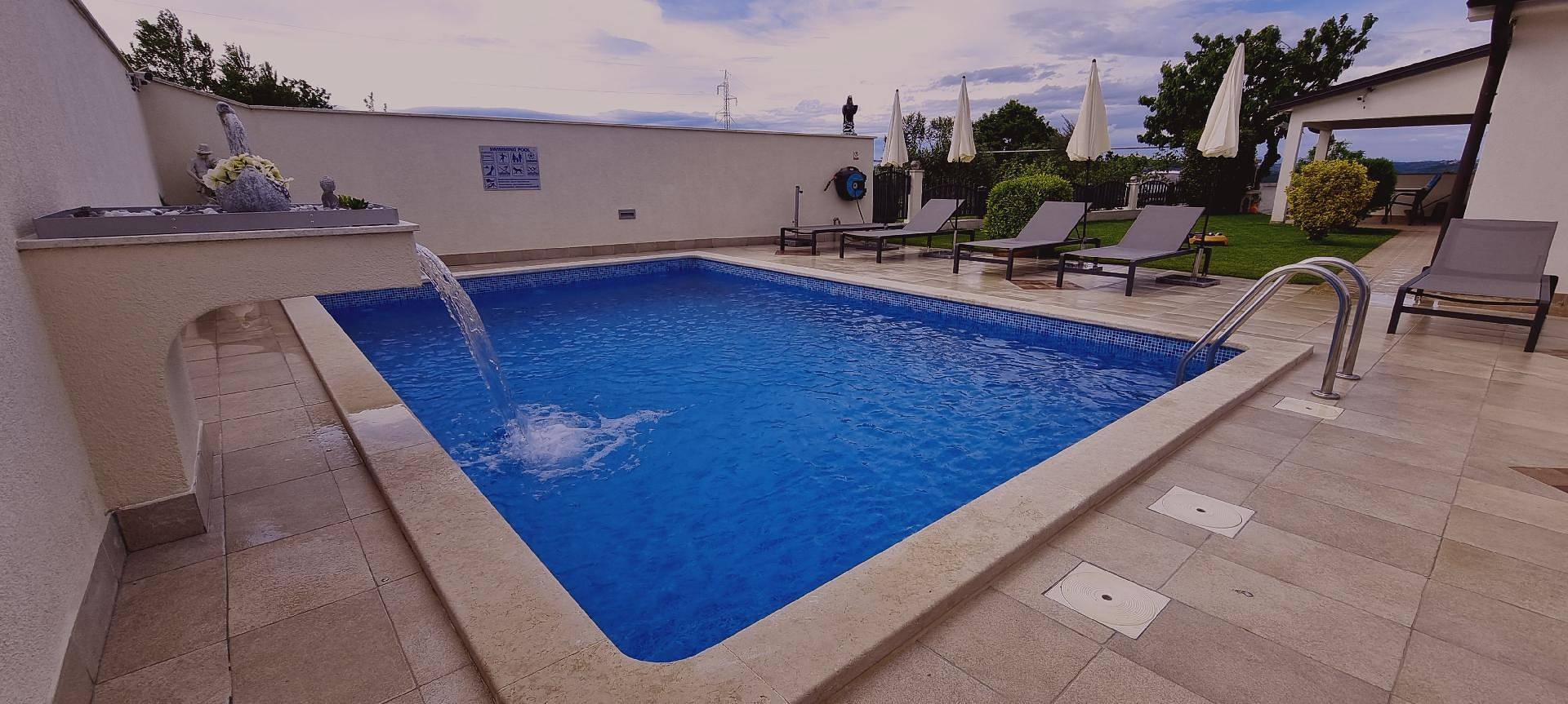 Ganze Ferienwohnung, Ferienwohnung für 4 Personen mit Terrasse in Kaštel (Plovanija), Buje