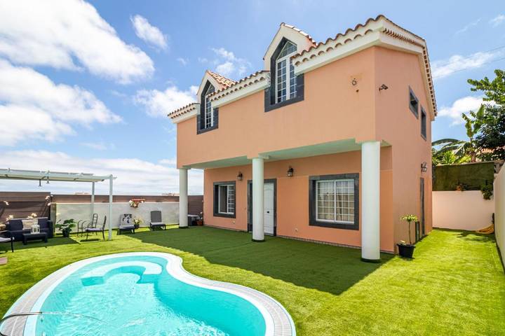 Ferienhaus für 12 Personen, mit Garten und Ausblick sowie Pool, mit Haustier in Las Palmas