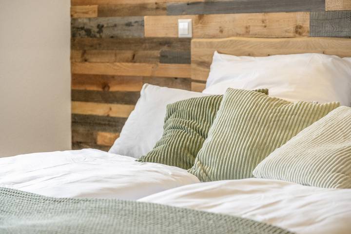Hel studio-lejlighed, Schwarzwaldnest – Luxury Apartment with Wi-Fi, Terrace & Stunning Panoramic Views in Schonach, Schonach im Schwarzwald