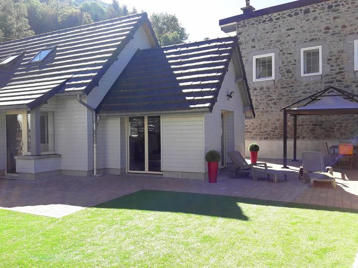 Gîte pour 6 personnes, avec terrasse et jardin