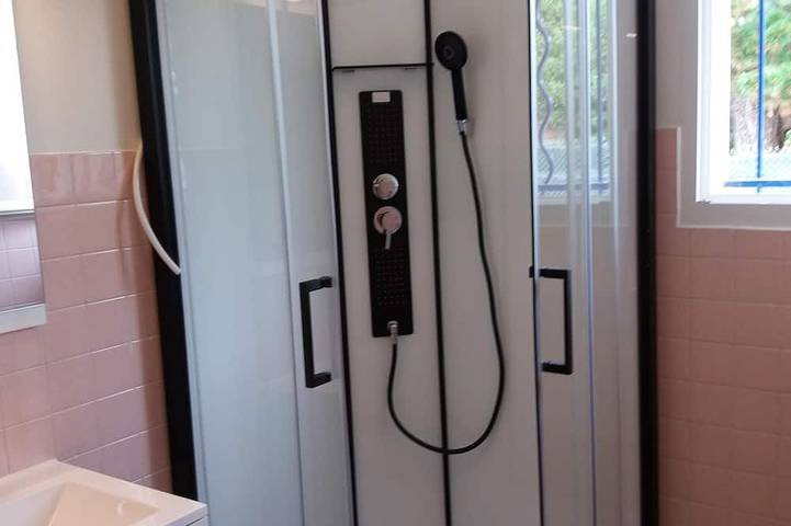 Location de vacances pour 5 personnes, avec jardin et terrasse dans Plage Du Port Meleu Prefailles - 4