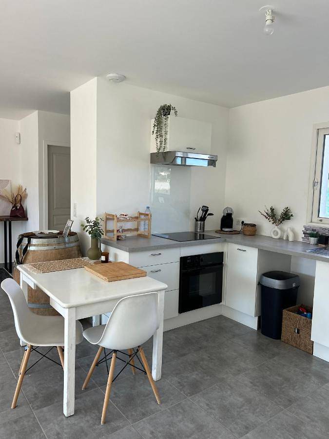 Location de vacances pour 6 personnes, avec Terrasse ainsi que Jardin et Vue à Laroque (Hérault) - 4