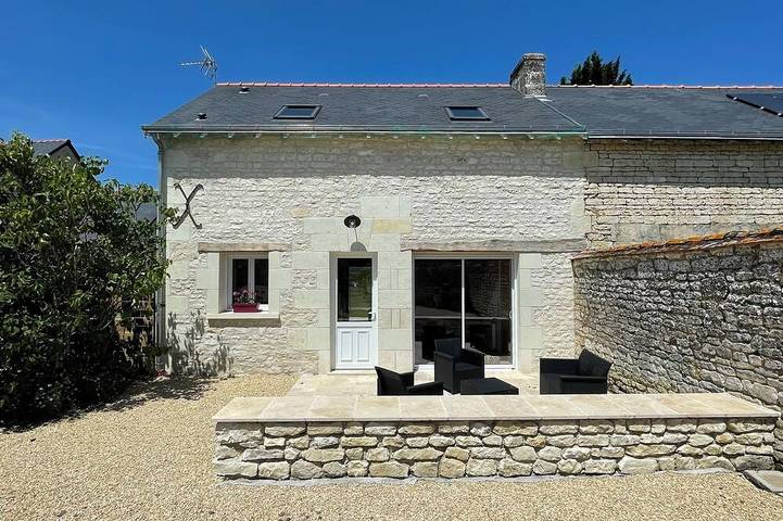 Location de vacances pour 5 personnes, avec jardin et terrasse à Ligré