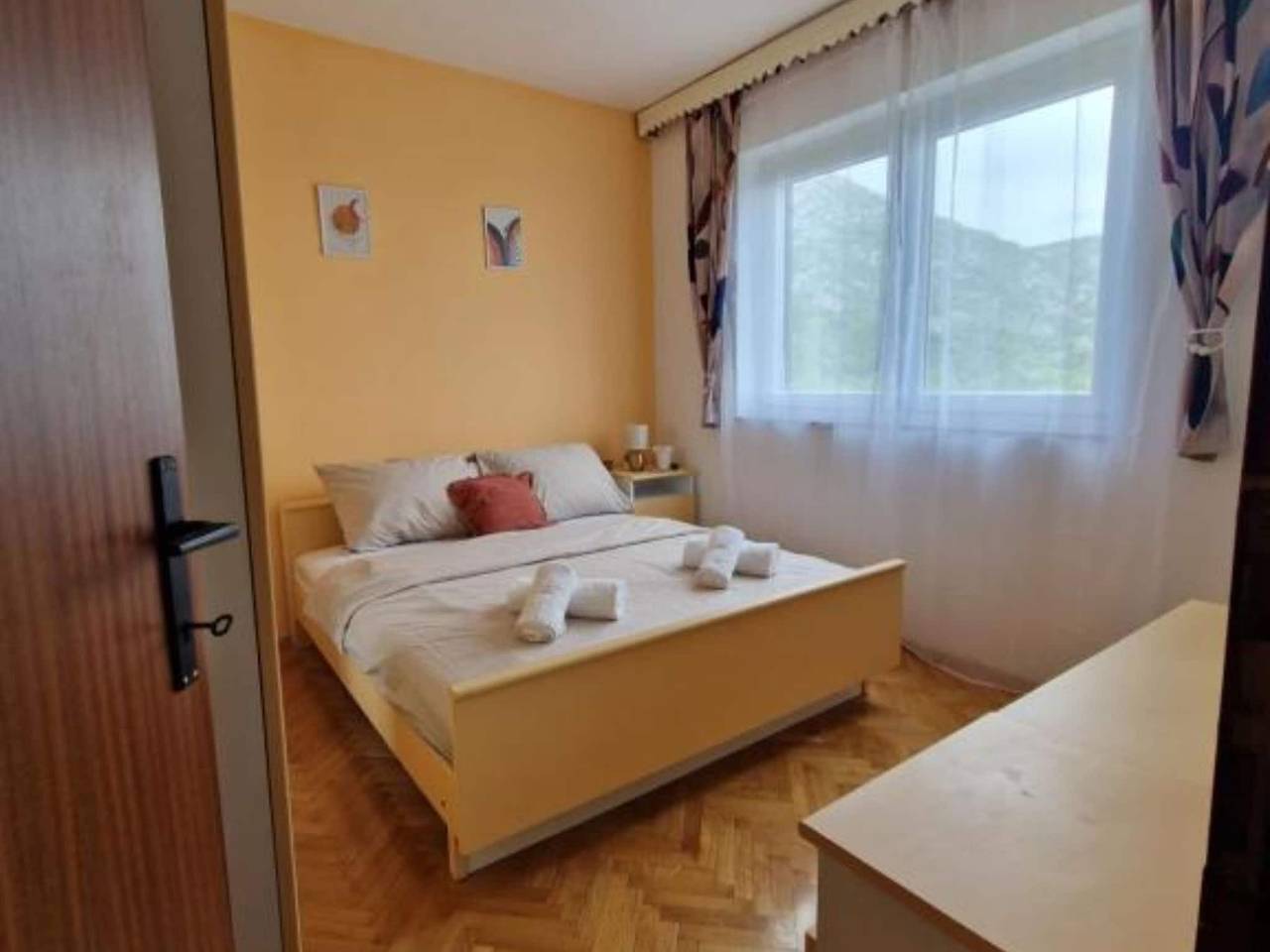 Ganze Wohnung, Three Bedroom Apartment With Balcony And Sea View in Karlobag, Naturpark Velebit