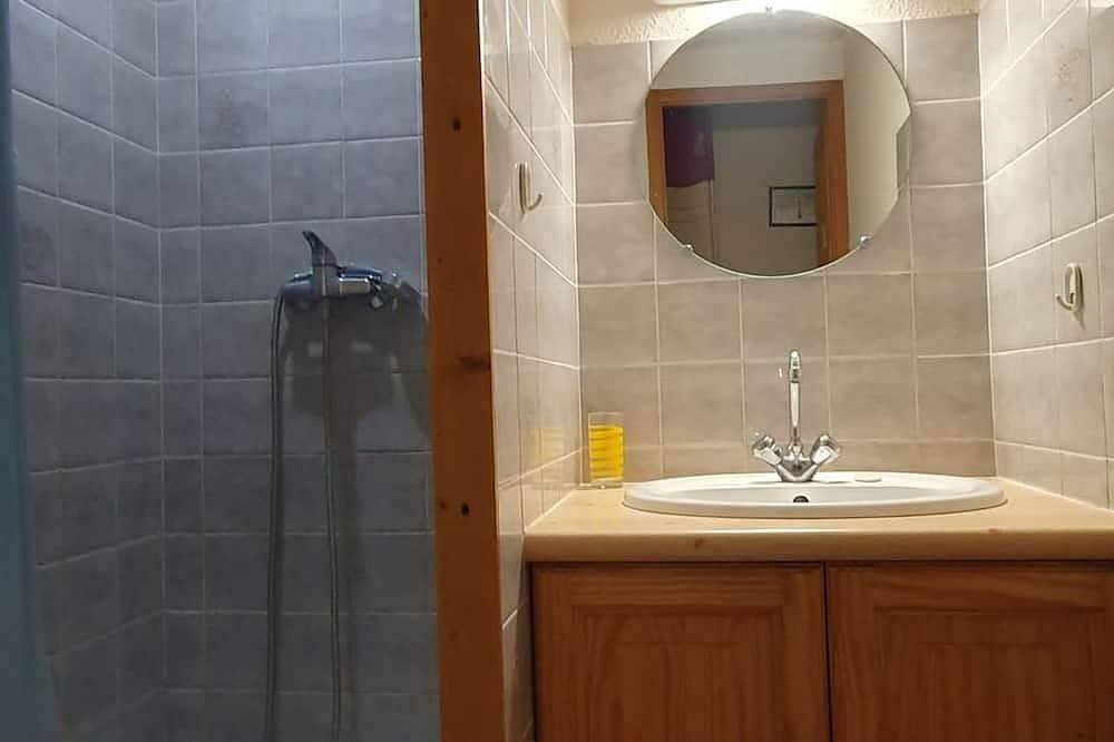 Entire apartment, Metabief - Beausoleil - Front des Pistes Apartment 6 People - Appa Bfp 105C in Mouthe-Lac et Mont d’Or, Doubs