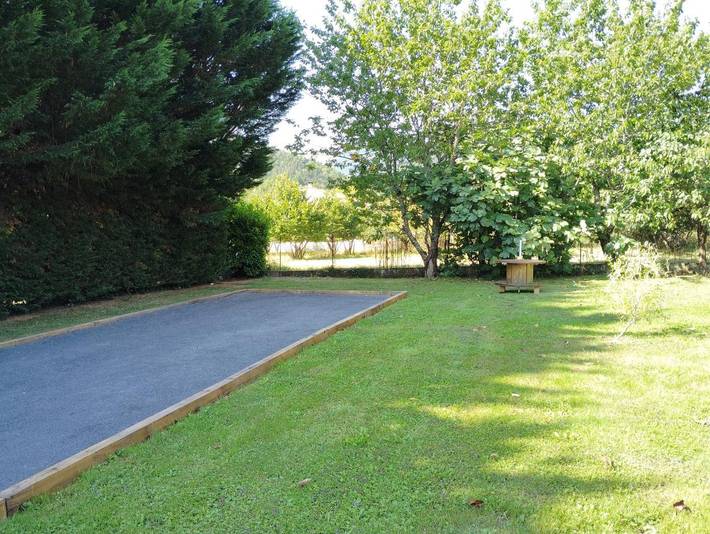 Location de vacances pour 2 personnes, avec vue ainsi que jardin et terrasse à Fougax-et-Barrineuf - 3
