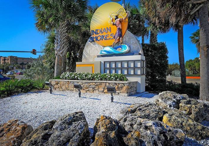 Vacation rental for 4 people, with hot tub and balcony in Indian Shores