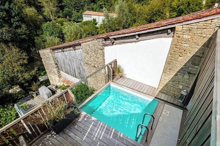 Location de vacances pour 10 personnes, avec balcon à Arçais