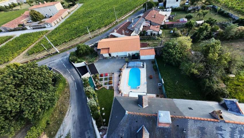 Chambre d’hôte pour 2 personnes, avec Terrasse et Jardin ainsi que Piscine et Vue