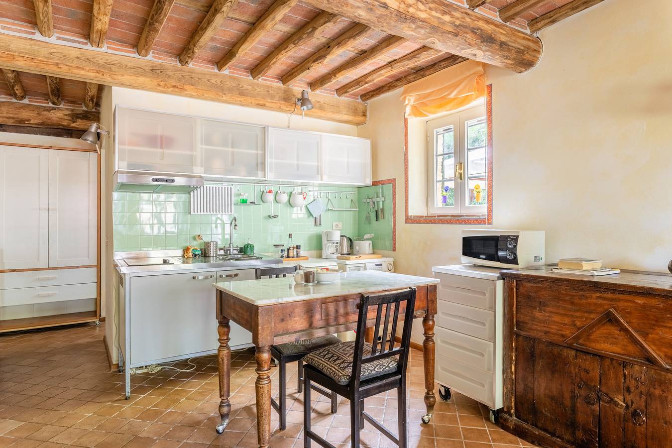Gehele studio, Vakantie Studio 'Abbacca-là Appartamento 2' met Gedeeld Zwembad en Wi-Fi in Lucca, Provincie Lucca