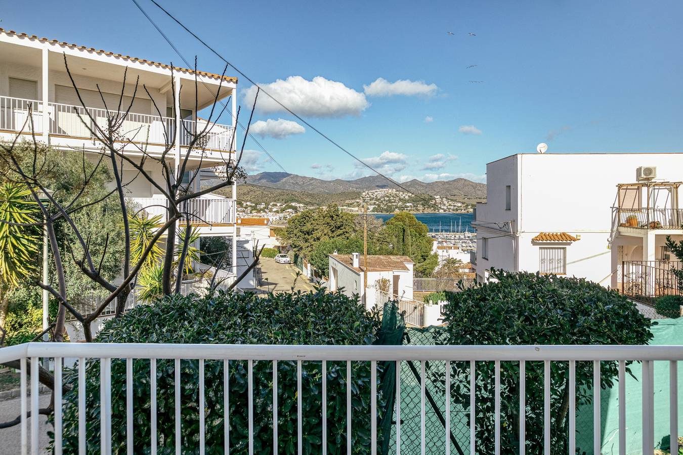 Apartamento entero, Apartamento "con jardín y vistas al mar" con vistas al mar, jardín, balcón y A/C in Platja del Port (Llanca), Llansá