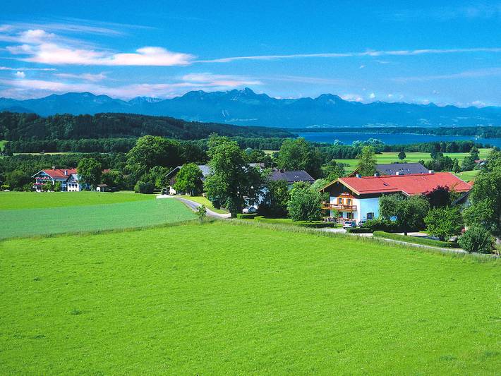 Gîte pour 2 personnes, avec balcon/terrasse ainsi que vue sur le lac et balcon, animaux acceptés à Bad Endorf - 3