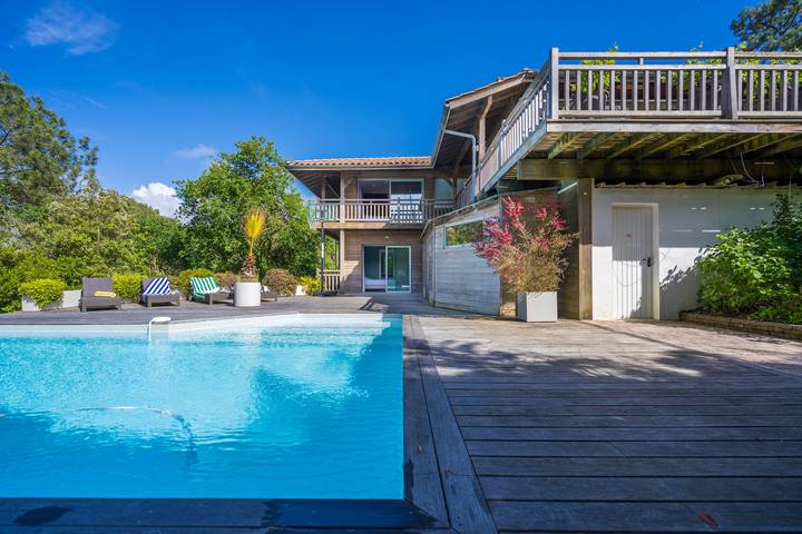 Location de vacances pour 10 personnes, avec terrasse ainsi que sauna et jardin dans Pyla Plage - 4