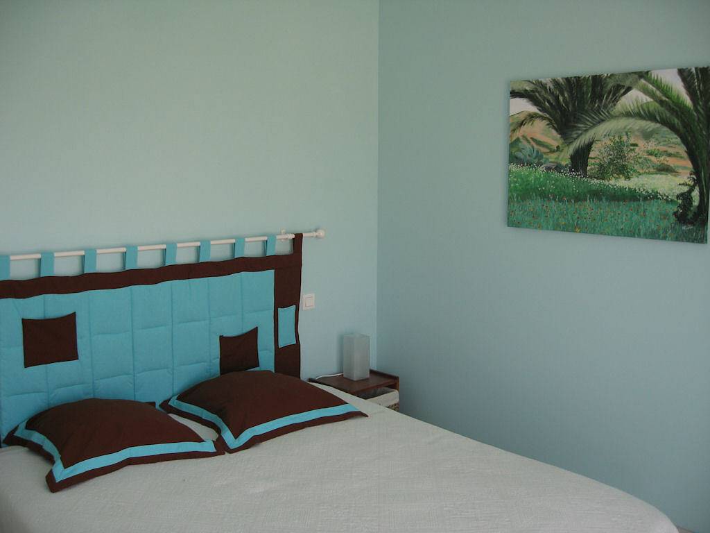 B and B Le Bonheur est dans le Pré - Chambre verte in Saint-Just-Luzac, Côte de Beauté