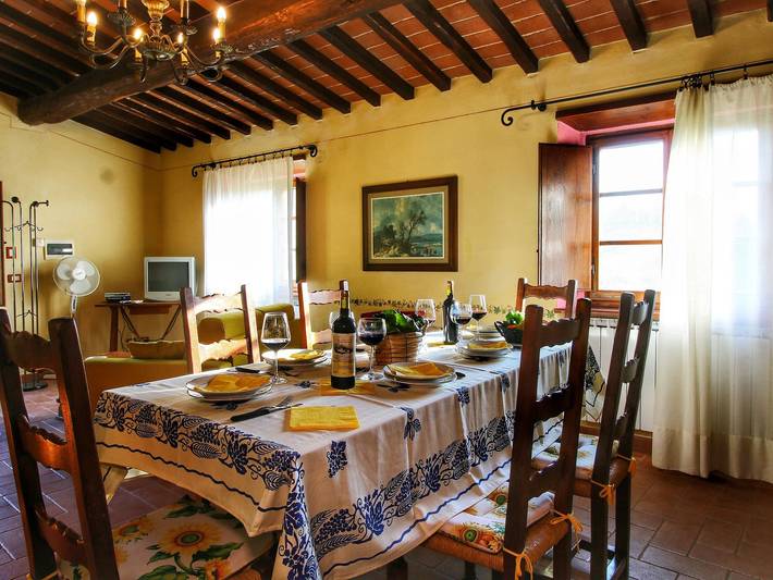 Gîte pour 6 personnes, avec piscine et terrasse, animaux acceptés à Radda in Chianti - 4