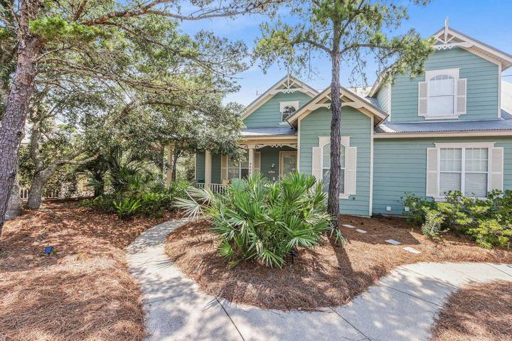 Vacation house for 7 people, with pool and yard in Alabama