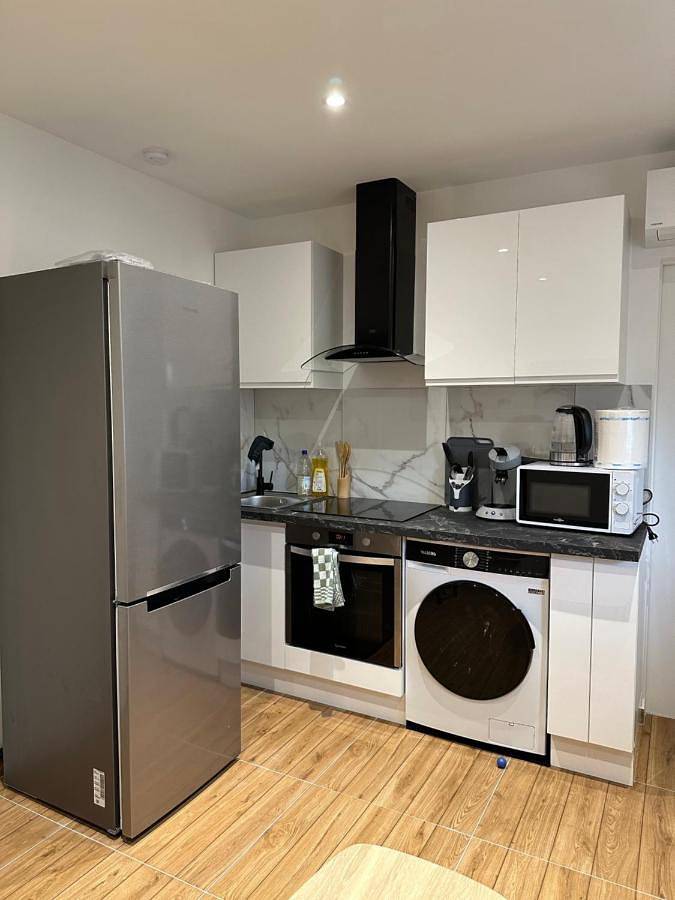 Appartement entier, One-Bedroom Apartment in Sérézin-du-Rhône, Lyon et ses environs