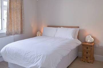 Log Cabin for 6 People in Bude, Cornwall, Photo 1